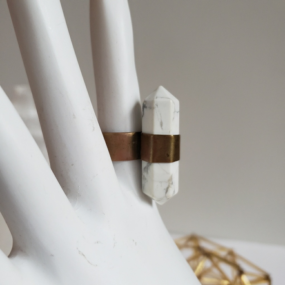 Modern marble point ring